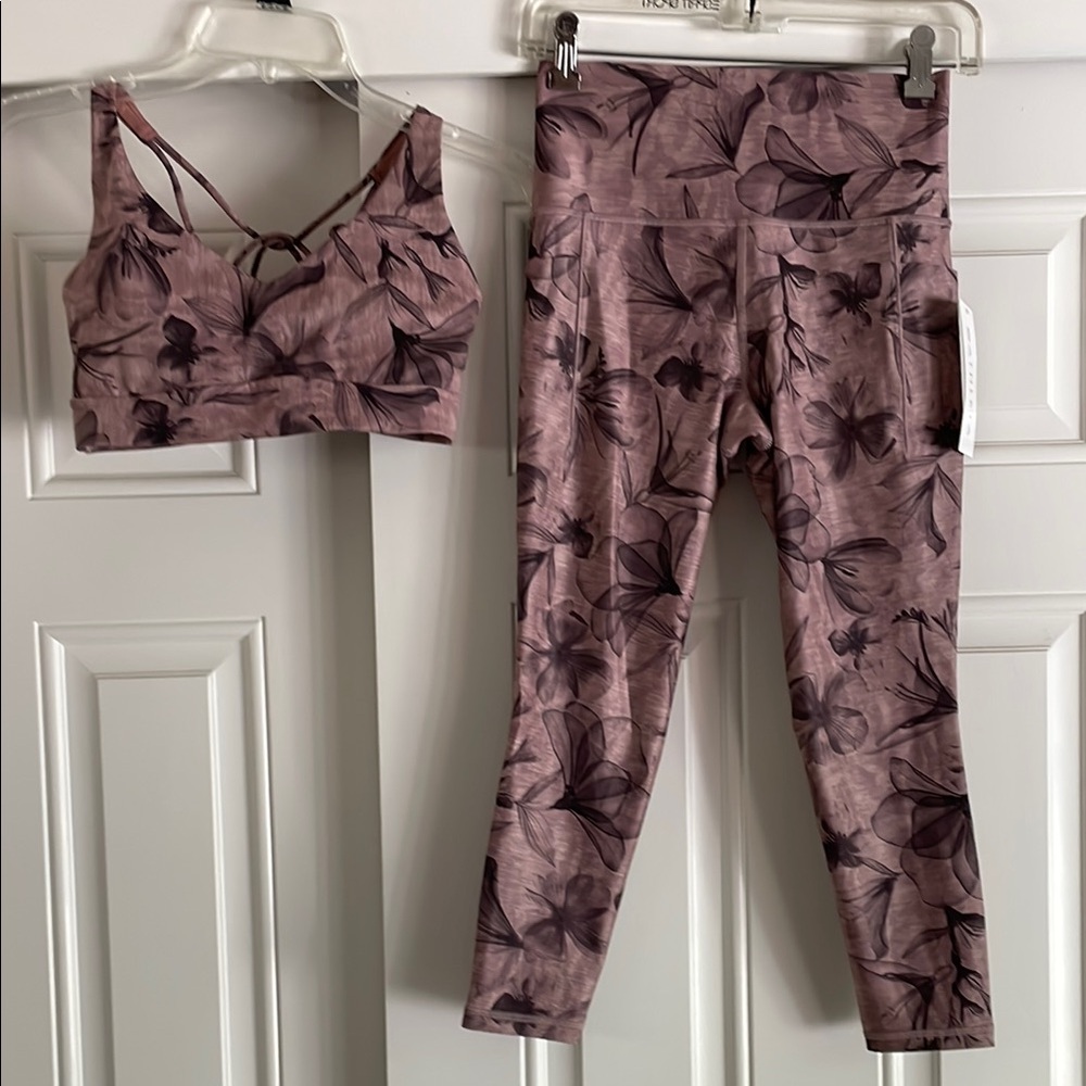 Athleta Salutation Stash Leggings and Solace Bra Set